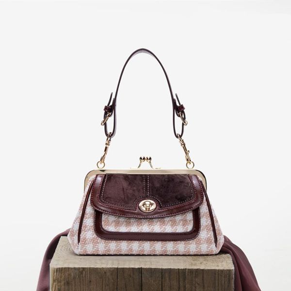 evening bags retro houndstooth cloth clip bag for women 2021 dinner contrast color stitching shoulder ladies fashionable purses
evening bags retro houndstooth cloth clip bag for women 2021 dinner contrast color stitching shoulder ladies fashionable purses