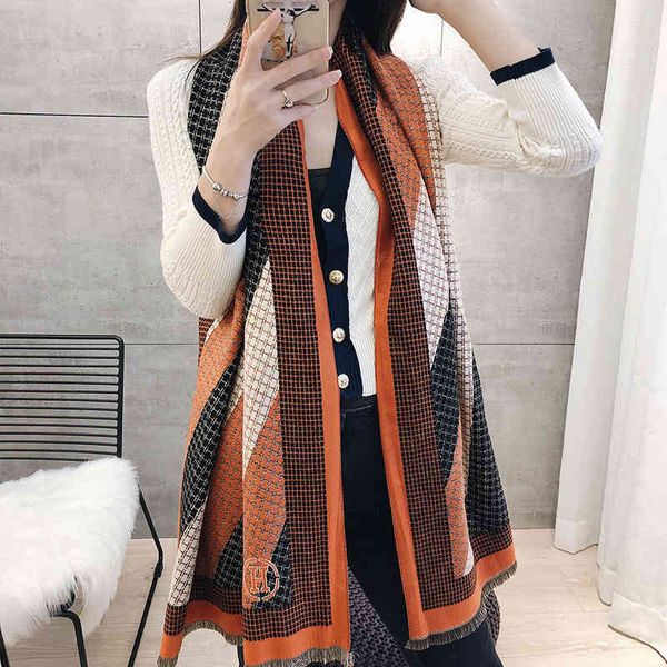 the new design autumn and winter new h fine plaid cashmere scarf women's summer air conditioning shawl korean tassel warm bib, Blue;gray
the new design autumn and winter new h fine plaid cashmere scarf women's summer air conditioning shawl korean tassel warm bib, Blue;gray