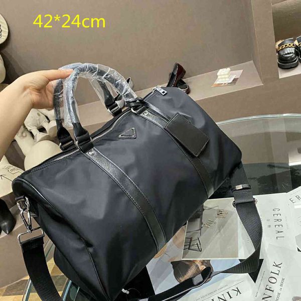 black duffel travel bags designers handbags shoulder bag triangle large capacity crossbody outdoor packs high quality
black duffel travel bags designers handbags shoulder bag triangle large capacity crossbody outdoor packs high quality