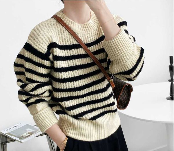 women's sweaters obrix o-neck stripped female autumn winter pullover stylish long sleeve loose fit cotton sweater for women, White;black
women's sweaters obrix o-neck stripped female autumn winter pullover stylish long sleeve loose fit cotton sweater for women, White;black