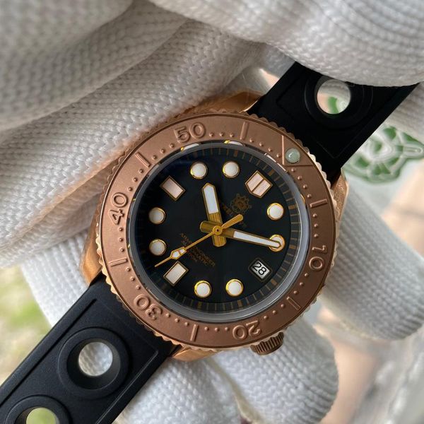 wristwatches steeldive design men's dive watch 300m waterproof japan nh35 automatic movement blue luminous cusn8 bronze sd1968s, Slivery;brown
wristwatches steeldive design men's dive watch 300m waterproof japan nh35 automatic movement blue luminous cusn8 bronze sd1968s, Slivery;brown