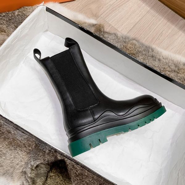 short boots, green thick bottomed medium tube, same leather boots, women's boots are thin and, Black
short boots, green thick bottomed medium tube, same leather boots, women's boots are thin and, Black