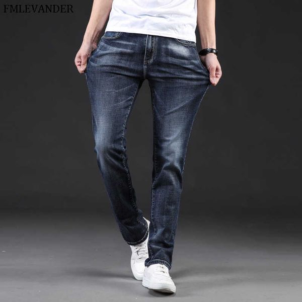 men's classic jeans plus size 44 46 pure color straight denim male brand jeans men jeans homme x0621, Blue
men's classic jeans plus size 44 46 pure color straight denim male brand jeans men jeans homme x0621, Blue