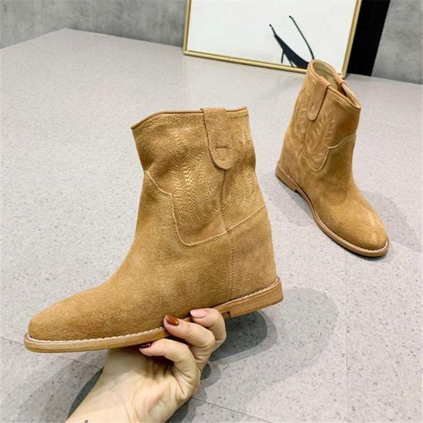 frosted suede women's boots, leather low heel square root shoes in autumn and winter boots, Black
frosted suede women's boots, leather low heel square root shoes in autumn and winter boots, Black