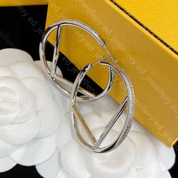 2022 classic letter earrings studs charm retro designer earrings women eardrops jewelry with gift box for party anniversary11223, Golden
2022 classic letter earrings studs charm retro designer earrings women eardrops jewelry with gift box for party anniversary11223, Golden