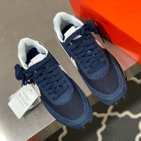 2021s men's shoes scasual sneaker imported cowhide non-slip wear outsole casual shoe sneakers with five soles are full of folding, Red;white
2021s men's shoes scasual sneaker imported cowhide non-slip wear outsole casual shoe sneakers with five soles are full of folding, Red;white