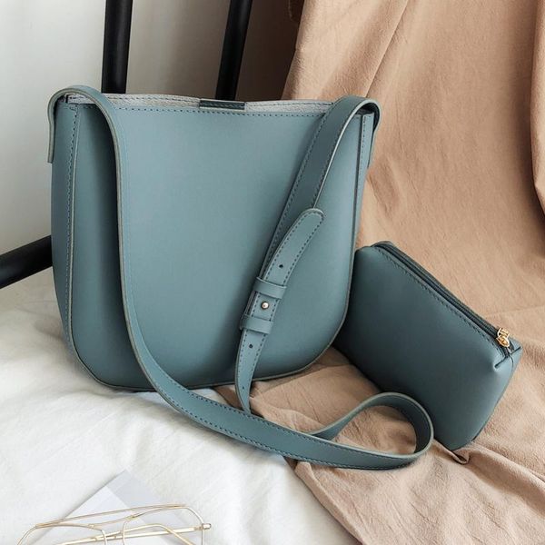 european and american retro large-capacity wide-shoulder mother daughter bag 2021 korean fashion messenger bucket cross body
european and american retro large-capacity wide-shoulder mother daughter bag 2021 korean fashion messenger bucket cross body