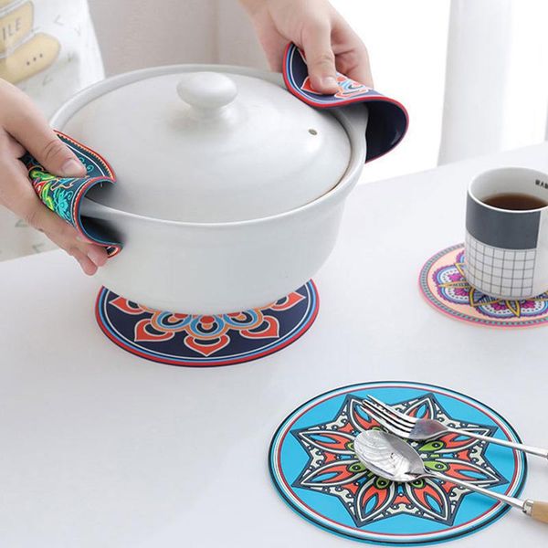 mats & pads thickened silicone heat insulation pad retro floral pattern round high temperature resistant household anti-scalding
mats & pads thickened silicone heat insulation pad retro floral pattern round high temperature resistant household anti-scalding