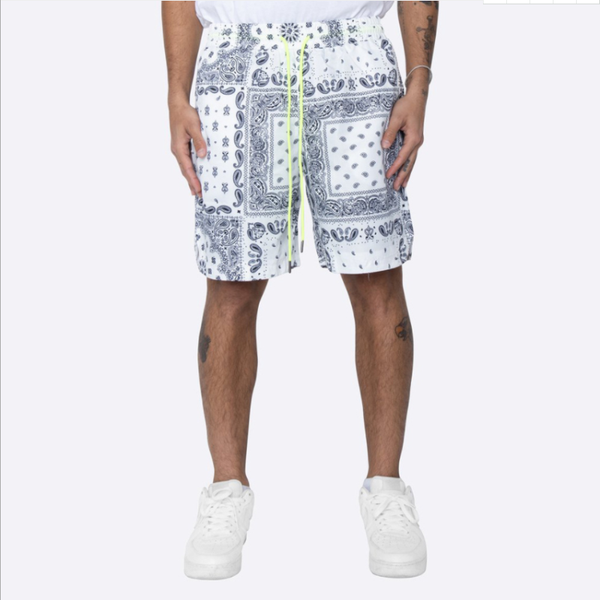 men's shorts 2021 latest summer swimming trunks color beachwear low waist breathable swimwear beach, White;black
men's shorts 2021 latest summer swimming trunks color beachwear low waist breathable swimwear beach, White;black