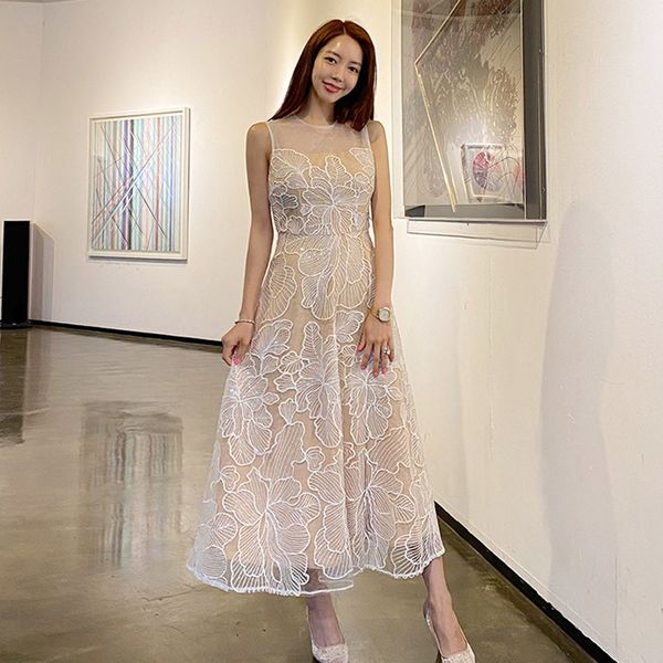 elegant party summer runway women's sleeveless sequins flower embroidery female slim waist mesh long dress 210416, Black;gray
elegant party summer runway women's sleeveless sequins flower embroidery female slim waist mesh long dress 210416, Black;gray