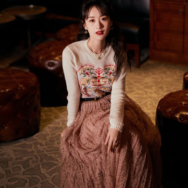 sweaters women's sweater spring autumn vintage embroidery o-neck long sleeve runway designer knit jumper ladies pullover, White;black
sweaters women's sweater spring autumn vintage embroidery o-neck long sleeve runway designer knit jumper ladies pullover, White;black