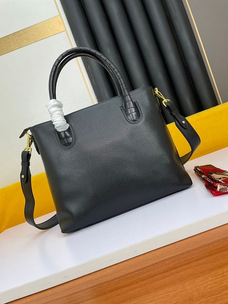 designer evening bags famous brand ladies luxury handbag leather letter flower opening shopping fashion classic size 31-24-15 cm
designer evening bags famous brand ladies luxury handbag leather letter flower opening shopping fashion classic size 31-24-15 cm