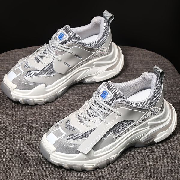 autumn and winter 2021 leather daddy shoes women's thick soled increased casual suction film soles korean sports, Black;white
autumn and winter 2021 leather daddy shoes women's thick soled increased casual suction film soles korean sports, Black;white
