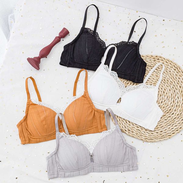 summer girl's underwear thin cut out without steel ring small bra triangle cup gathered flat french product, Red;black
summer girl's underwear thin cut out without steel ring small bra triangle cup gathered flat french product, Red;black