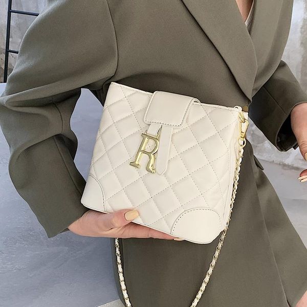 cross body casual bucket crossbody messenger bag for women 2021 summer shoulder handbags female travel high quality
cross body casual bucket crossbody messenger bag for women 2021 summer shoulder handbags female travel high quality