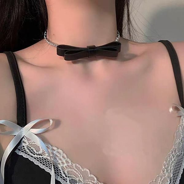 chokers leather bow with diamond collar simple fashion personality collarbone chain necklace, Golden;silver
chokers leather bow with diamond collar simple fashion personality collarbone chain necklace, Golden;silver