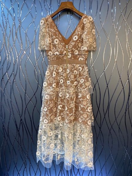 dress summer party evening women v-neck lux sequined embroidery flowers short sleeve a-line lace dress festa, Black;gray
dress summer party evening women v-neck lux sequined embroidery flowers short sleeve a-line lace dress festa, Black;gray