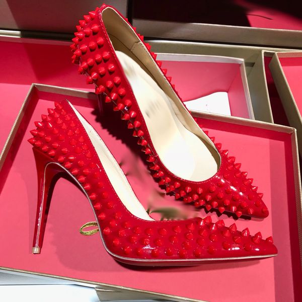2021 good quality fashion women luxurys designers shoes designer sandals womens luxury high heels sandal dress shoess with box size 35-41 -m, Black
2021 good quality fashion women luxurys designers shoes designer sandals womens luxury high heels sandal dress shoess with box size 35-41 -m, Black