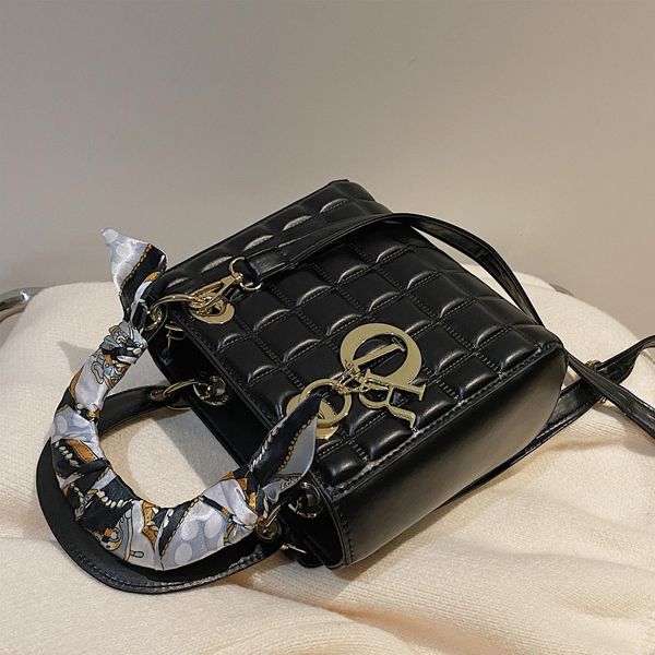 baroness spring summer texture handbag female 2022 new fashion french messenger foreign style one shoulder princess
baroness spring summer texture handbag female 2022 new fashion french messenger foreign style one shoulder princess