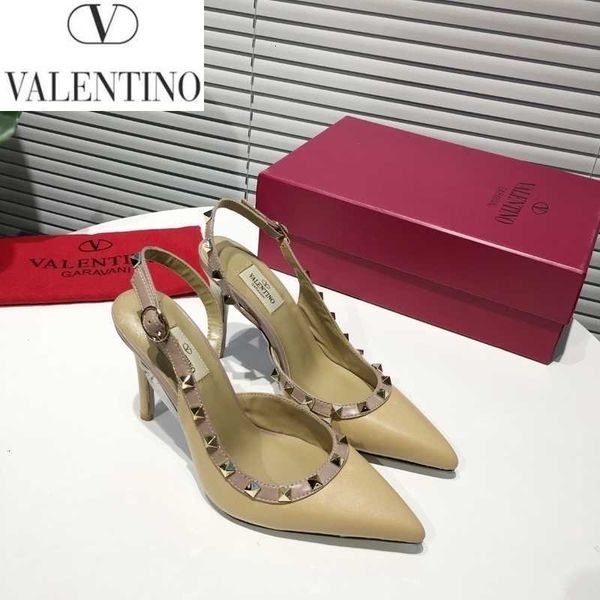 sneakers slippers pumps designer sandals luxury mules slides brand loafers ballerinas women dress shoes high heels v2ik, Black;white
sneakers slippers pumps designer sandals luxury mules slides brand loafers ballerinas women dress shoes high heels v2ik, Black;white