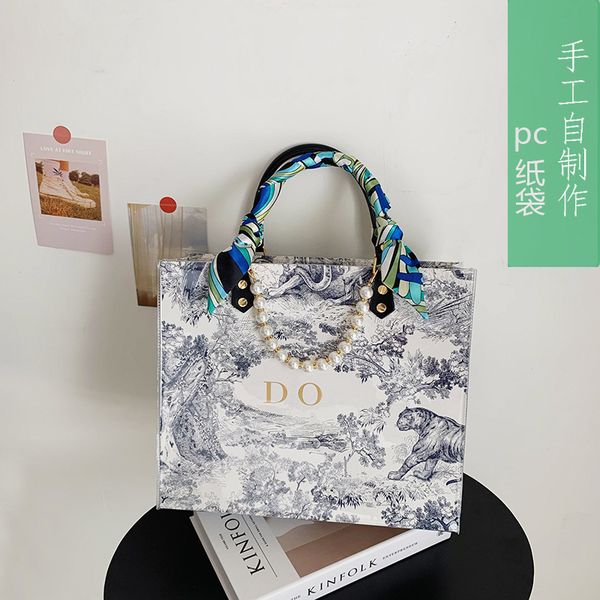 applicable to the transformation of new green paper bag hand shopping manual diy material tool accessories pvc outlets
applicable to the transformation of new green paper bag hand shopping manual diy material tool accessories pvc outlets