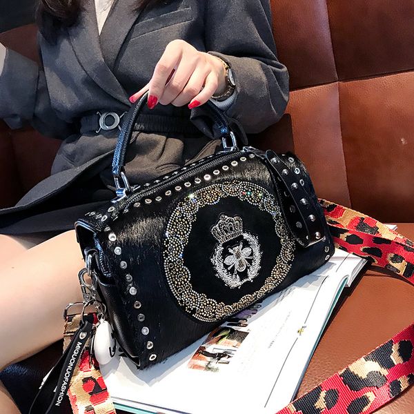 new arrivals enuine leather crossbody bag for women luxury designer bags women shopping commute shoulder messenger bags channe
new arrivals enuine leather crossbody bag for women luxury designer bags women shopping commute shoulder messenger bags channe