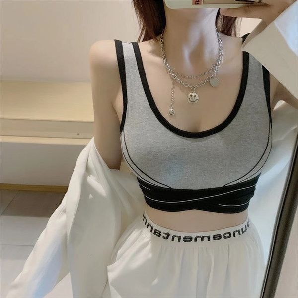 camisoles fashion vest 2021 cross u-back shock proof sports with chest wrapped and little sling, Black;white
camisoles fashion vest 2021 cross u-back shock proof sports with chest wrapped and little sling, Black;white