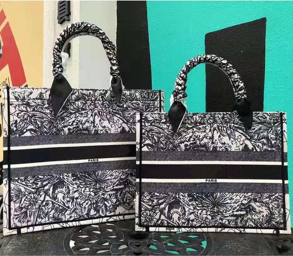 women fabric shopping bags small 36.5 28 17.5 cm fashion girl totes knitting strip double handles designer lady jouy palm letter flower embr
women fabric shopping bags small 36.5 28 17.5 cm fashion girl totes knitting strip double handles designer lady jouy palm letter flower embr