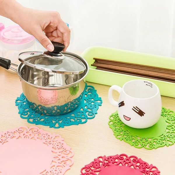 mats & pads 2021 creative silicone hollow design tea anti-slip coffee cup pad kitchen accessories wholesale
mats & pads 2021 creative silicone hollow design tea anti-slip coffee cup pad kitchen accessories wholesale