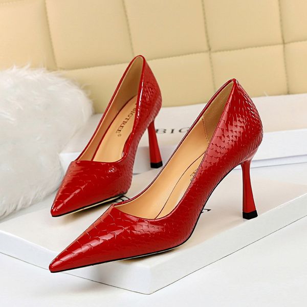 bigtree patent leather woman pumps serpentine high heel party shoes women pointed toe kitten heels plus size 43, Black
bigtree patent leather woman pumps serpentine high heel party shoes women pointed toe kitten heels plus size 43, Black