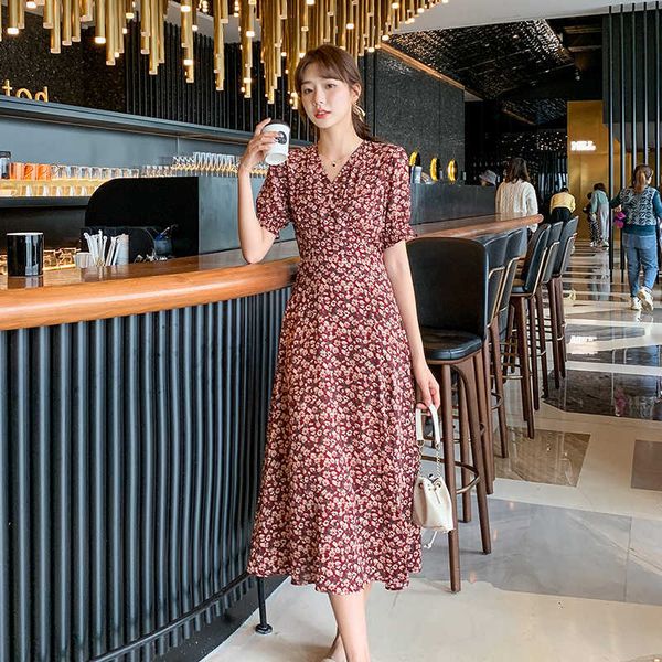 vintage floral print women dress summer v-neck high waist female elegant a-line vestidos femme 210529, Black;gray
vintage floral print women dress summer v-neck high waist female elegant a-line vestidos femme 210529, Black;gray