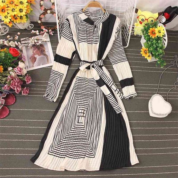 autumn style korean fan printed dress wild mid-length loose retro lace-up uk034 210507, Black;gray
autumn style korean fan printed dress wild mid-length loose retro lace-up uk034 210507, Black;gray