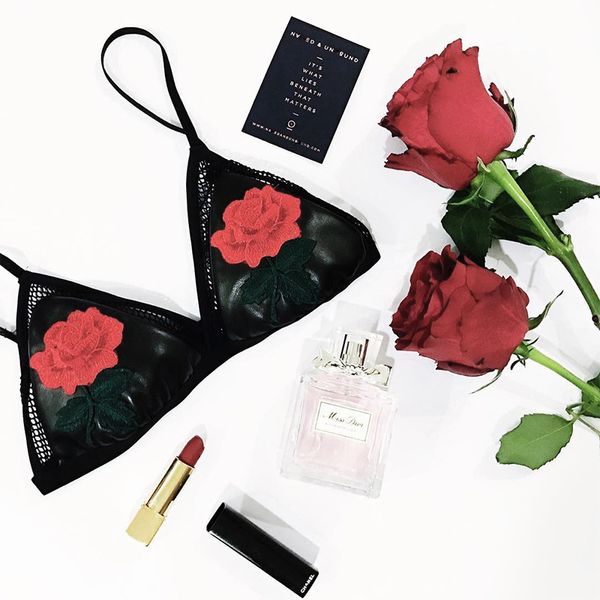 bra set leather lace suit lingerie women's french lette, Red;black
bra set leather lace suit lingerie women's french lette, Red;black