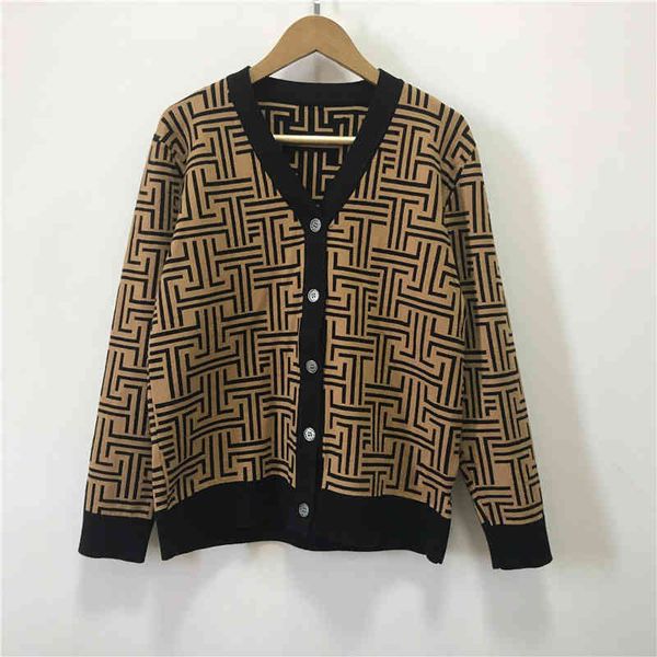 2022 factory wholesale new model star same style autumn and winter fashion maze pattern long sleeved sweater cardigan jacket women, White;black
2022 factory wholesale new model star same style autumn and winter fashion maze pattern long sleeved sweater cardigan jacket women, White;black