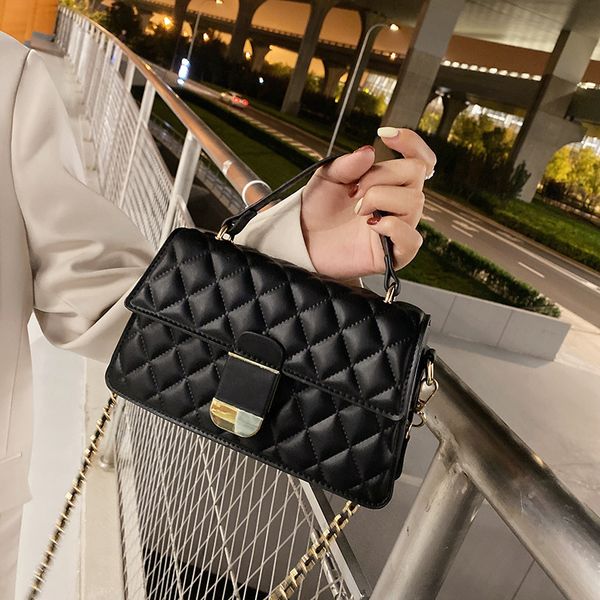 xiaoxiangfeng lingge chain portable small square bag women's autumn and winter 2021 trendy minority foreign style messenger
xiaoxiangfeng lingge chain portable small square bag women's autumn and winter 2021 trendy minority foreign style messenger