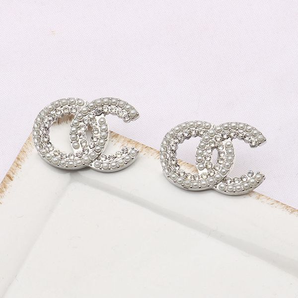 diamond inlaid pearl earrings simple small fragrance letters ear jewelry accessories black friday, Golden;silver
diamond inlaid pearl earrings simple small fragrance letters ear jewelry accessories black friday, Golden;silver