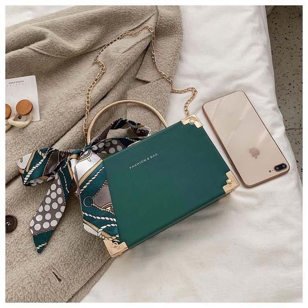 shoulder bags 2021 spring and summer silk scarf box female bag fashionable chain messenger designer purses handbags sac
shoulder bags 2021 spring and summer silk scarf box female bag fashionable chain messenger designer purses handbags sac