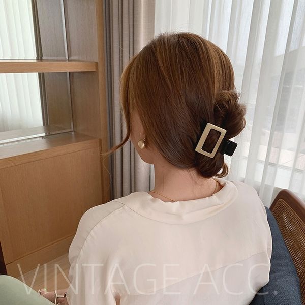 ndj korean metal hollow girl's korean metal hollow handle girl fasfashionable head barretteshair hair clips ornament geometric temperam, Golden;silver
ndj korean metal hollow girl's korean metal hollow handle girl fasfashionable head barretteshair hair clips ornament geometric temperam, Golden;silver