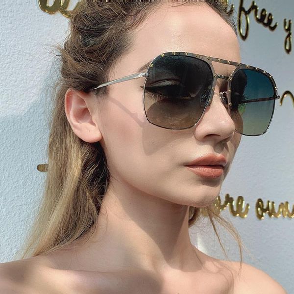 sunglasses pilot metal frame women's fashion style gradient grey lens lady eyewear, White;black
sunglasses pilot metal frame women's fashion style gradient grey lens lady eyewear, White;black