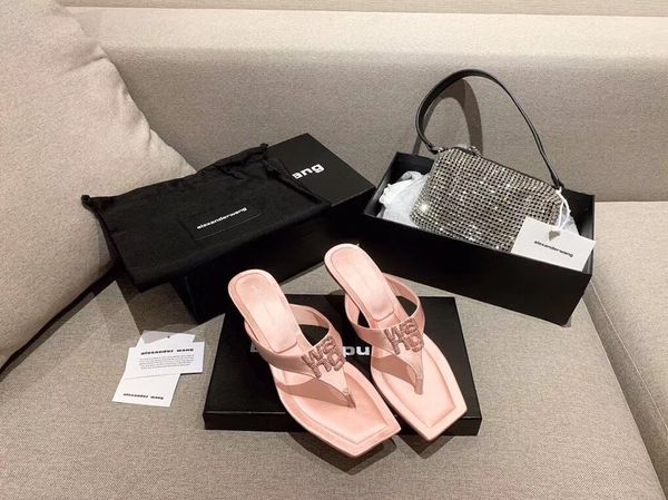 high version aw flip flops fine-heeled slippers rhinestone sandals asymmetric letter leather and women's summer wear flip-flops 01, Black
high version aw flip flops fine-heeled slippers rhinestone sandals asymmetric letter leather and women's summer wear flip-flops 01, Black