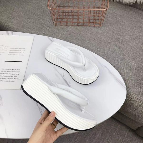 2021 latest women's slippers. thick soled leather flip flop. soft and comfortable. special style. you are worth having 35-40. 3, Black
2021 latest women's slippers. thick soled leather flip flop. soft and comfortable. special style. you are worth having 35-40. 3, Black