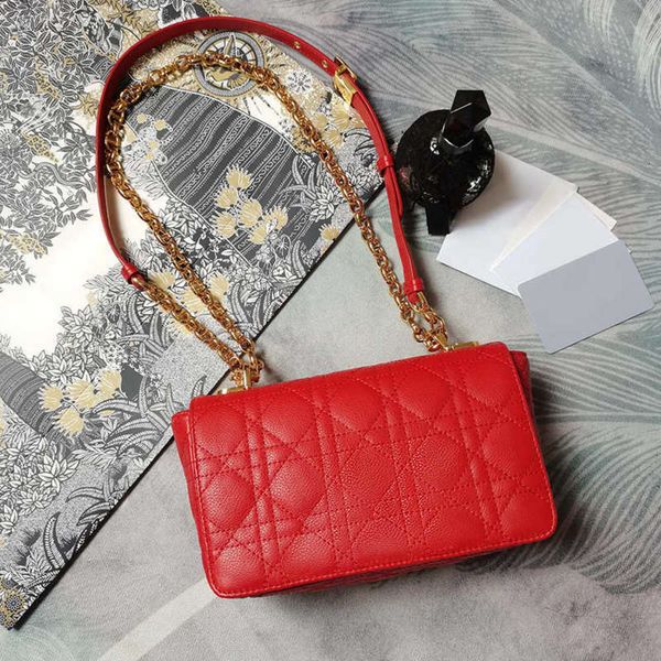 7a+fashion new style shoulder bag made of red cow leather 9241 the material is soft more elegant fashion both can be easily harnessed gracef
7a+fashion new style shoulder bag made of red cow leather 9241 the material is soft more elegant fashion both can be easily harnessed gracef