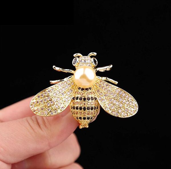 2021 luxury designer men women pins brooches gold silver letter brooch suit dress for party nice gift8040760, Gray
2021 luxury designer men women pins brooches gold silver letter brooch suit dress for party nice gift8040760, Gray