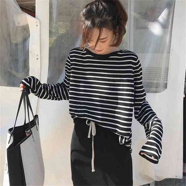 the film early autumn paragraph sweater thin render stripe unlined upper garment knitted skirts two suits female 210423, White
the film early autumn paragraph sweater thin render stripe unlined upper garment knitted skirts two suits female 210423, White