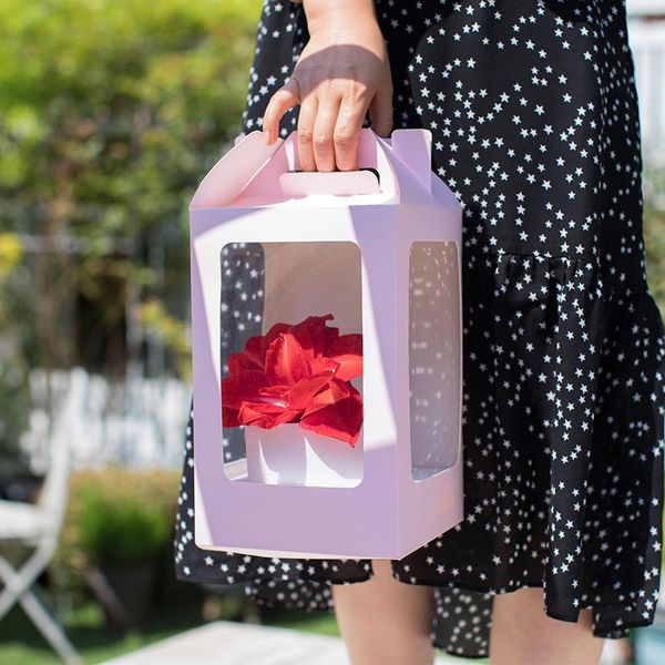 25x16x16cm flower packaging box mother's day gift portable rose bouquet boxes tote bag wedding party decor wrap
25x16x16cm flower packaging box mother's day gift portable rose bouquet boxes tote bag wedding party decor wrap