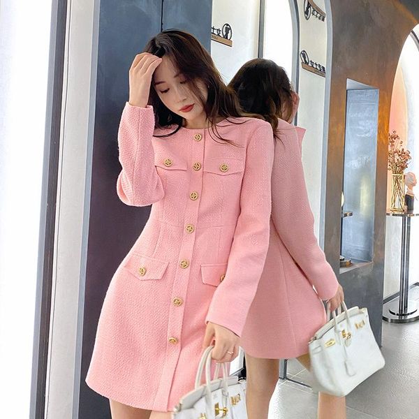 casual dresses long sleeve luxury diamond button woven pink short dress korean slim gold fashion party clothes 2021, Black;gray
casual dresses long sleeve luxury diamond button woven pink short dress korean slim gold fashion party clothes 2021, Black;gray
