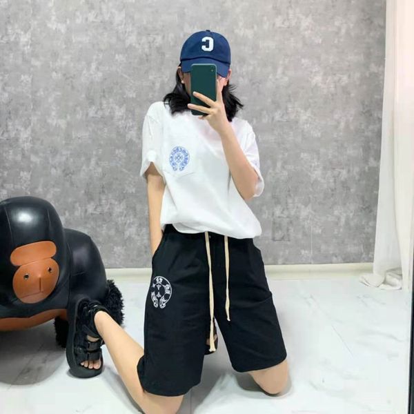 high version 2021 summer new fashion printing simple, comfortable and breathable korean casual couple shorts, White;black
high version 2021 summer new fashion printing simple, comfortable and breathable korean casual couple shorts, White;black
