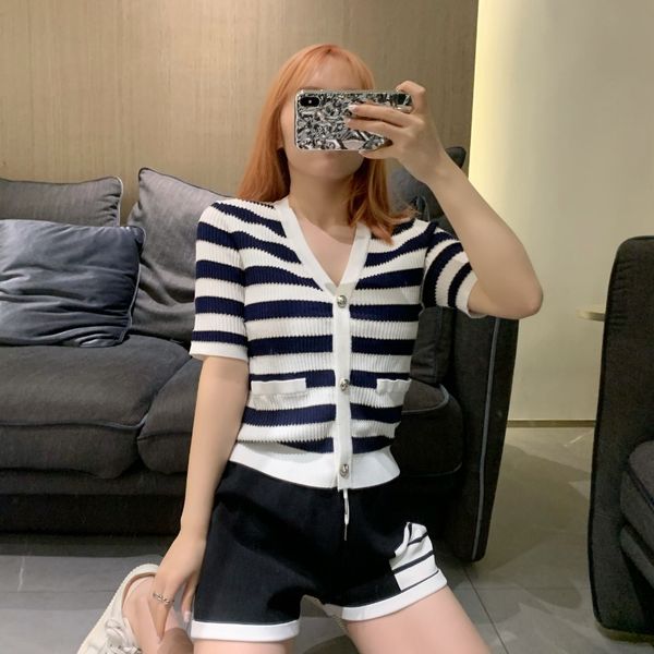 8966 large incense clip color short sleeve stripe silk ice hemp slim v-neck thin knitted women, White;black
8966 large incense clip color short sleeve stripe silk ice hemp slim v-neck thin knitted women, White;black