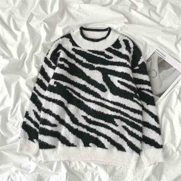 zebra leopard sweater women fashion loose long sleeved streetwear pullover woman black white print oversize knit sweaters 210525, White;black
zebra leopard sweater women fashion loose long sleeved streetwear pullover woman black white print oversize knit sweaters 210525, White;black