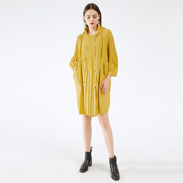 women's trench coats plus size coat for women 45-75kg autumn 2021 elastic loose miyake pleated solid color hooded double breasted windb, Tan;black
women's trench coats plus size coat for women 45-75kg autumn 2021 elastic loose miyake pleated solid color hooded double breasted windb, Tan;black